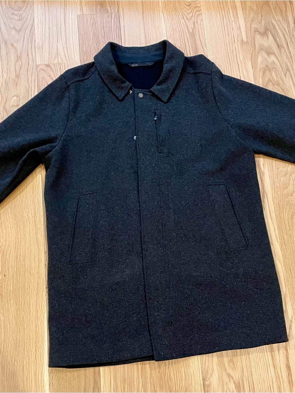 QOR Men's Black Wool-Blend Pea Coat - Minimal Exterior